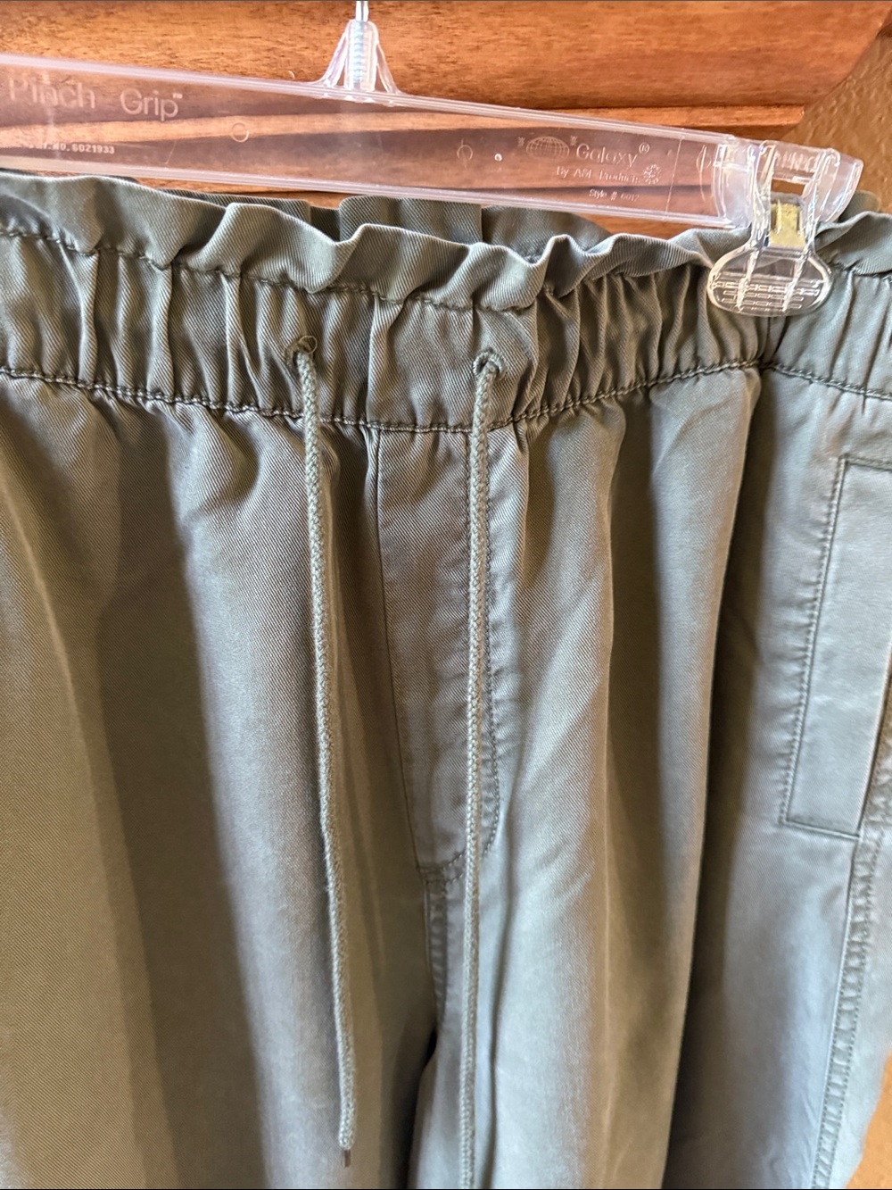 LOFT Olive Green Wide Leg Pants; size L - Picture 4 of 6
